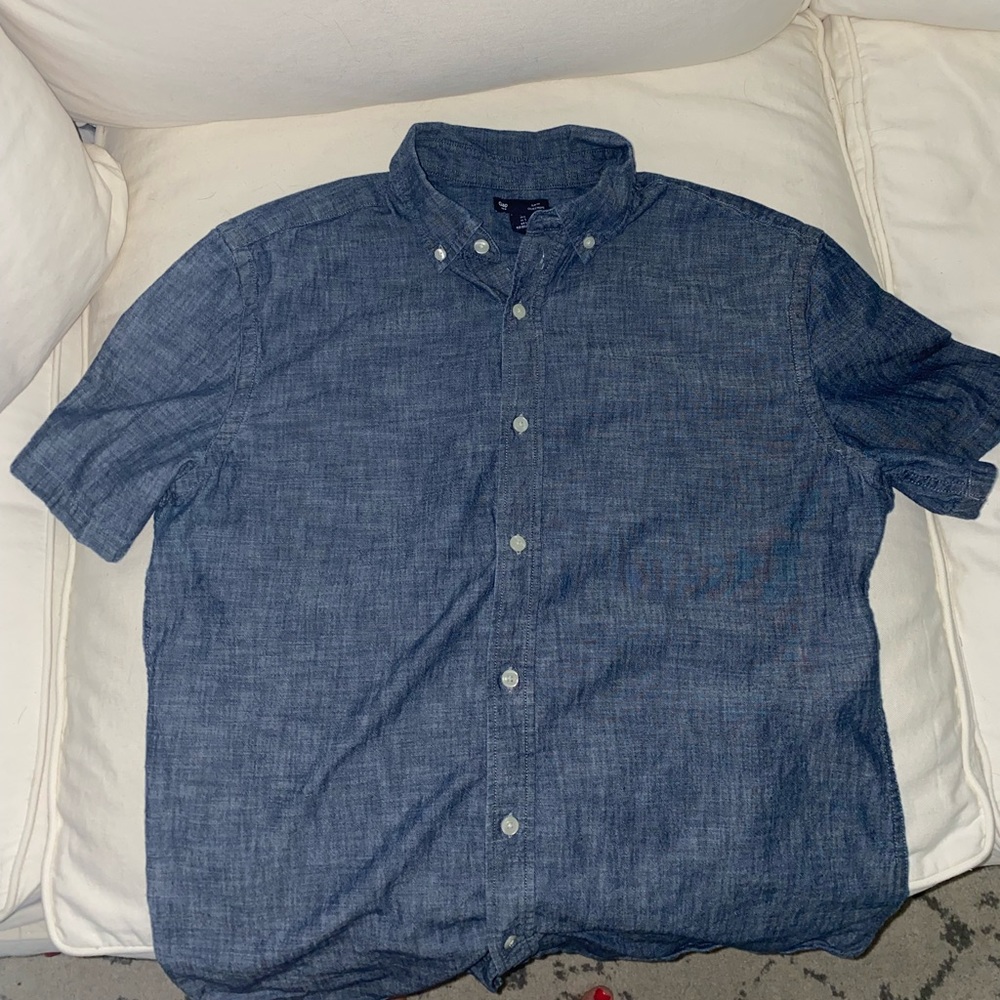 Gap Mens Chambray button up